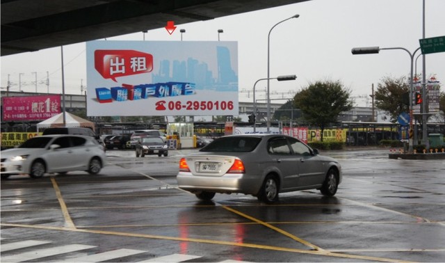 H-0338鐵架廣告塔-高鐵台中往中彰、台中必經道路-嘟嘟房停車場廣告看板