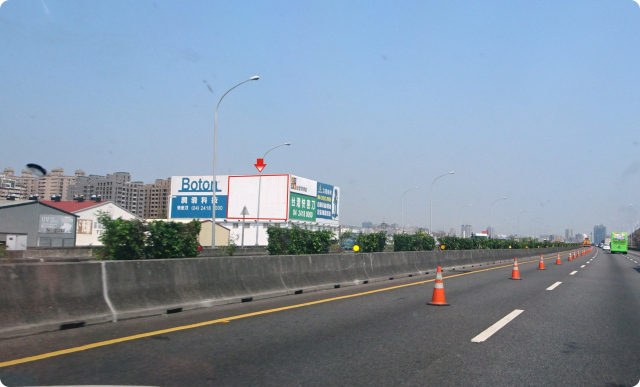 H-0404-往中港交流道方向